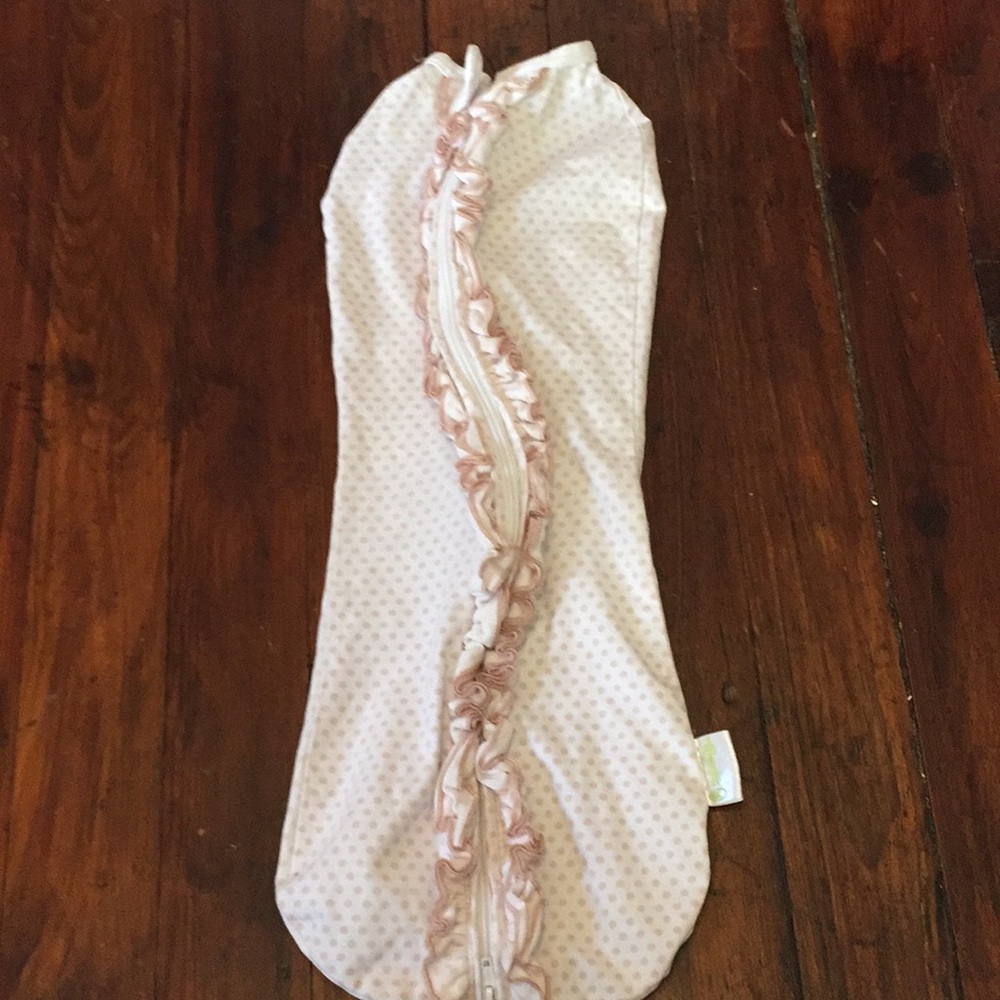 Wombie swaddle